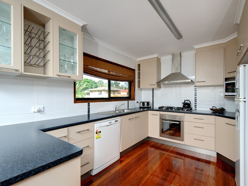 22 Miandetta, Mansfield QLD 4122