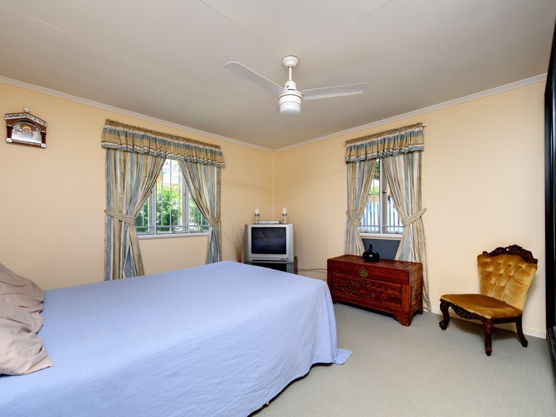 22 Pareena Crescent, Mansfield QLD 4122