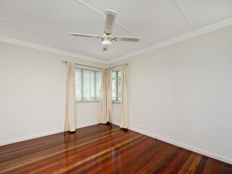 13 Trochus Street, Mansfield QLD 4122