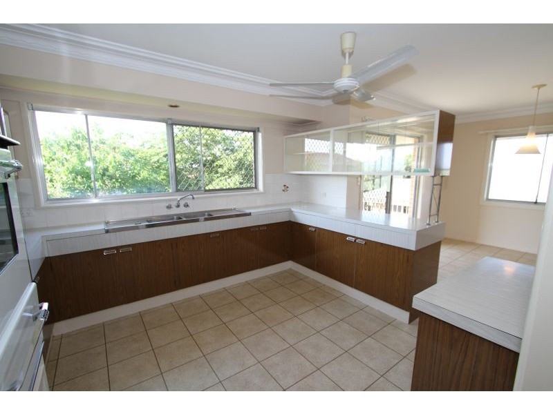 20 Tandanya Street, Mansfield QLD 4122