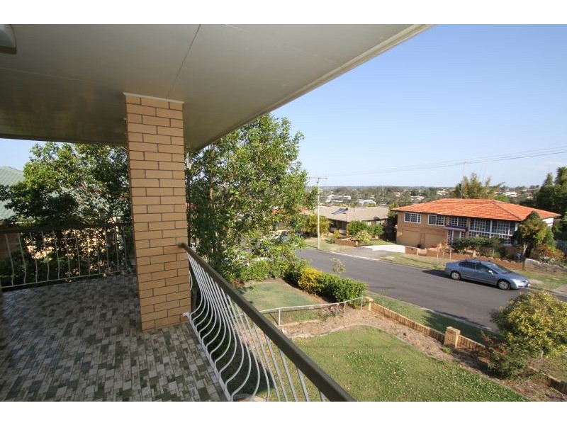 20 Tandanya Street, Mansfield QLD 4122