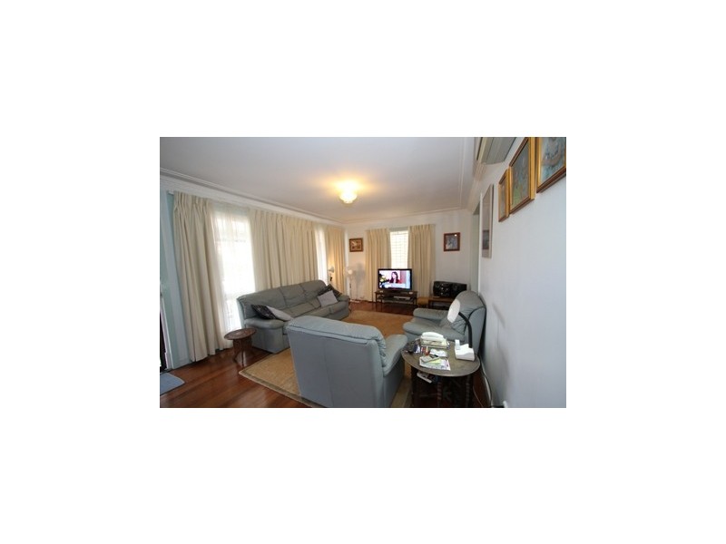 1 Koumala, Mansfield QLD 4122