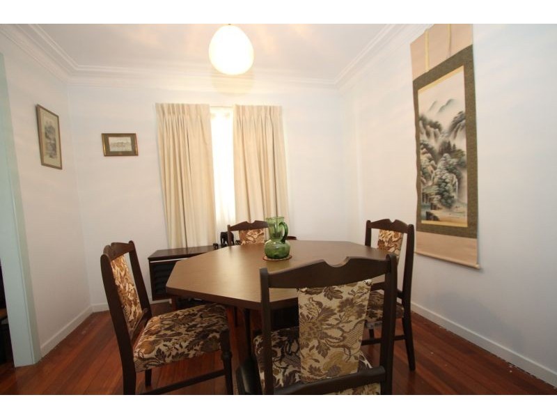 1 Koumala, Mansfield QLD 4122