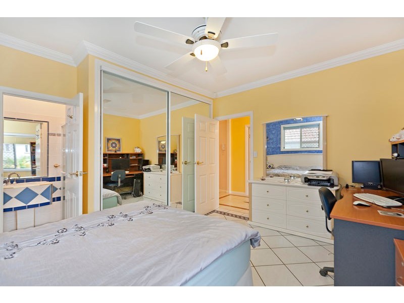 66 Galsworthy, Holland Park West QLD 4121