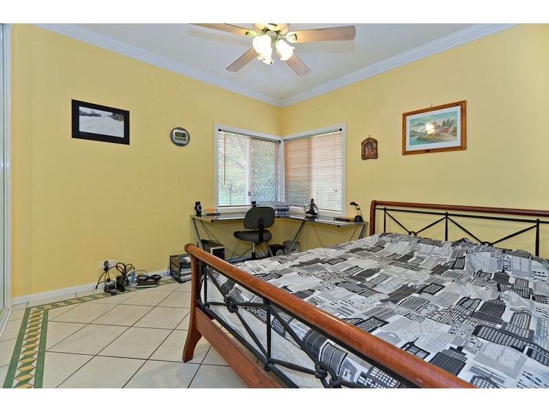 66 Galsworthy, Holland Park West QLD 4121