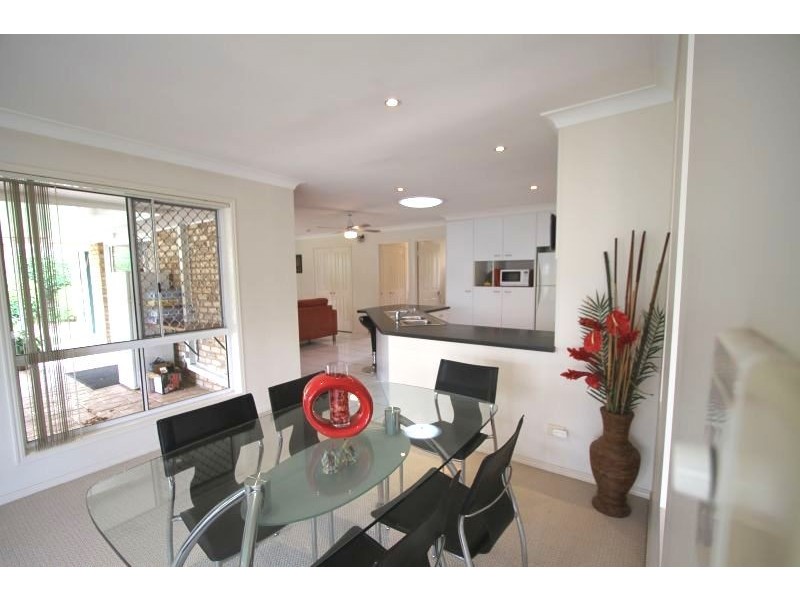 26 Kensington Place, Wishart QLD 4122