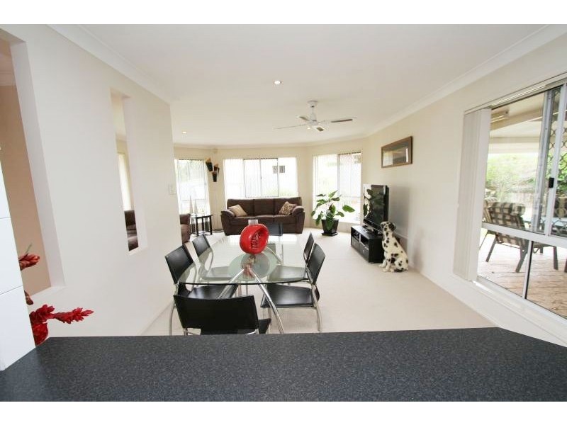 26 Kensington Place, Wishart QLD 4122