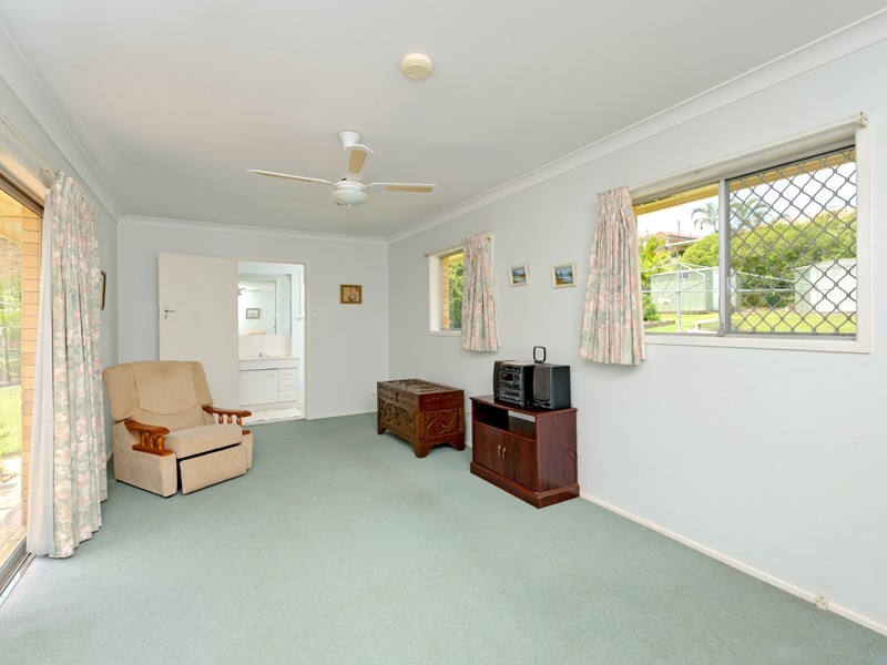 5 Menkira Street, Mansfield QLD 4122