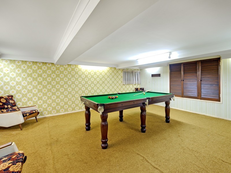 5 Menkira Street, Mansfield QLD 4122