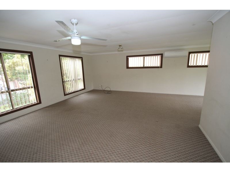 16 Roosevelt Drive, Stretton QLD 4116