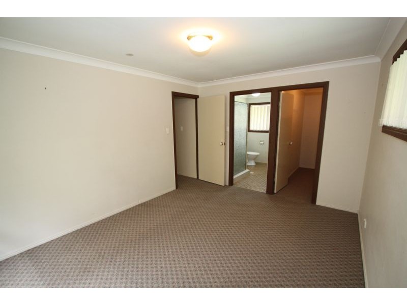 16 Roosevelt Drive, Stretton QLD 4116