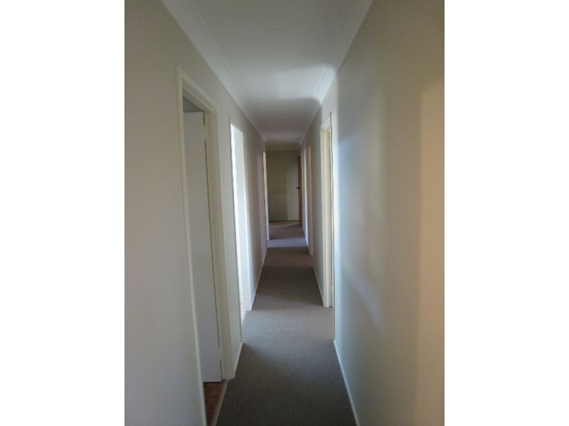 1 Mack Street, Wishart QLD 4122