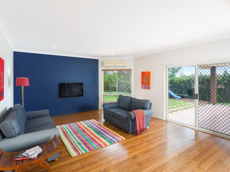 32 Eastwood Drive, Mansfield QLD 4122