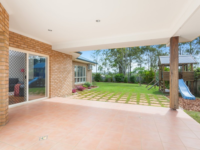 32 Eastwood Drive, Mansfield QLD 4122