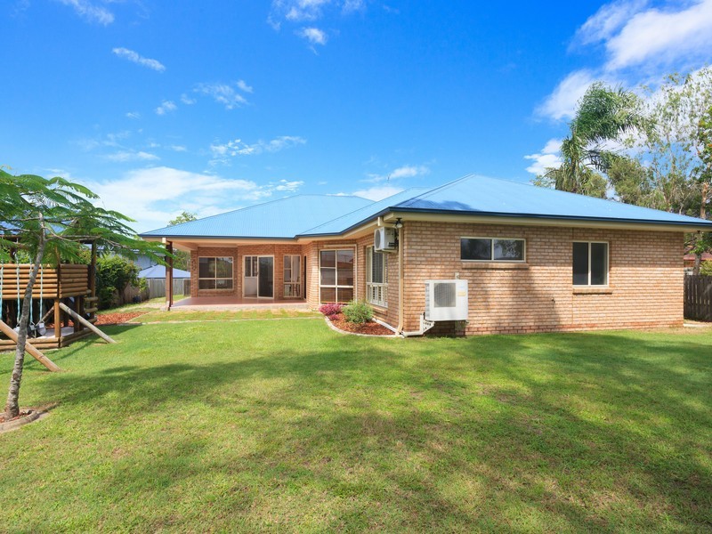 32 Eastwood Drive, Mansfield QLD 4122