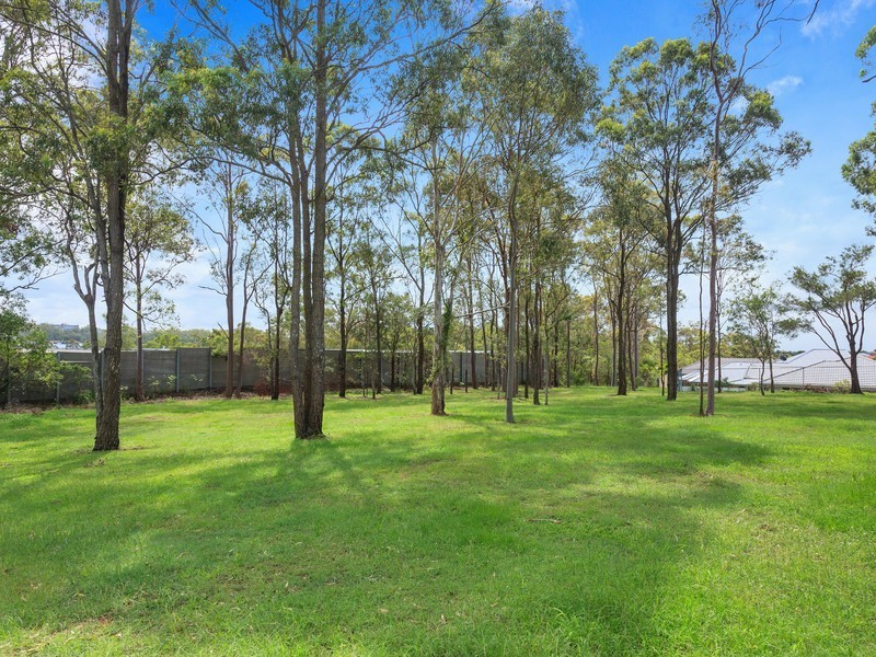 32 Eastwood Drive, Mansfield QLD 4122