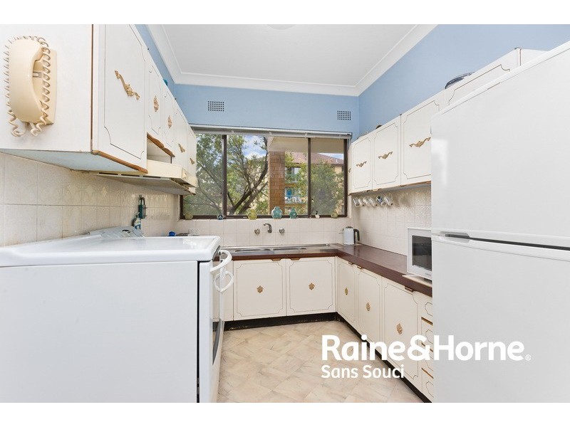 3/12-14 Winchester Street, Carlton NSW 2218