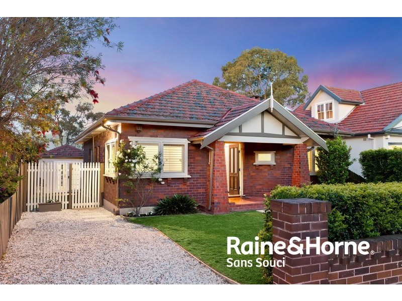 8 Dewrang Street, Carss Park NSW 2221