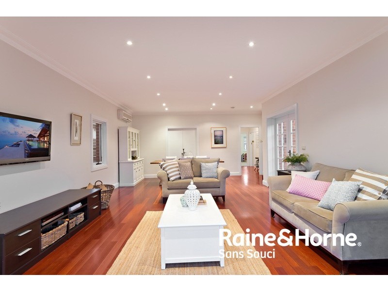 8 Dewrang Street, Carss Park NSW 2221