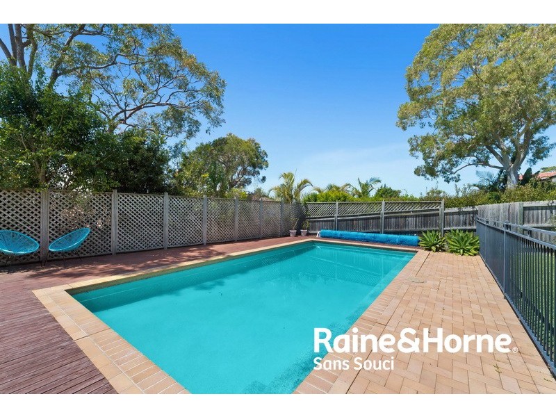 8 Dewrang Street, Carss Park NSW 2221