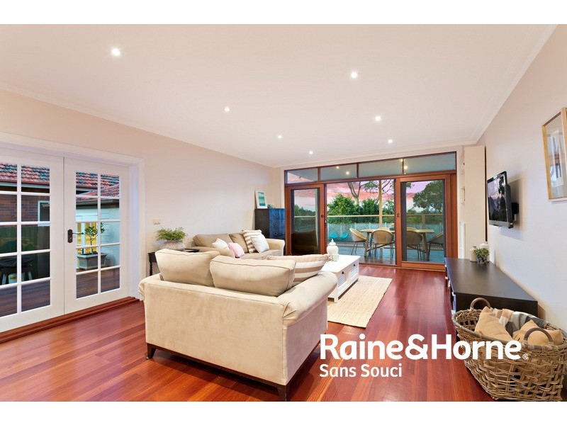 8 Dewrang Street, Carss Park NSW 2221