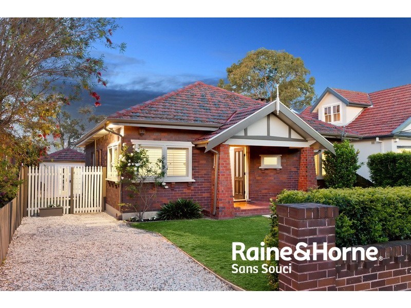 8 Dewrang Street, Carss Park NSW 2221