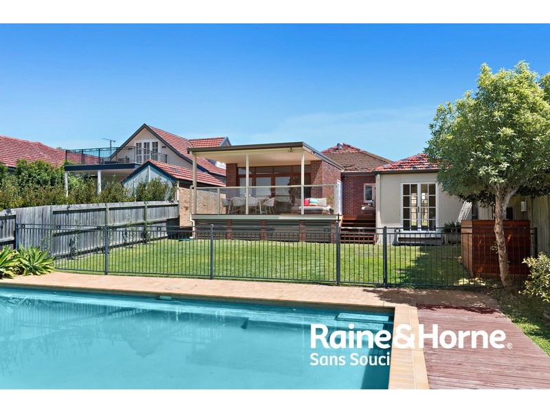 8 Dewrang Street, Carss Park NSW 2221