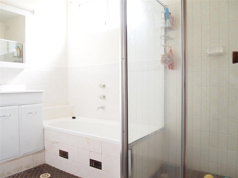 7/10-14 Hampton Court Road, Carlton NSW 2218