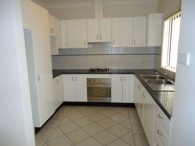 2/120 Hillcrest Avenue, Hurstville Grove NSW 2220