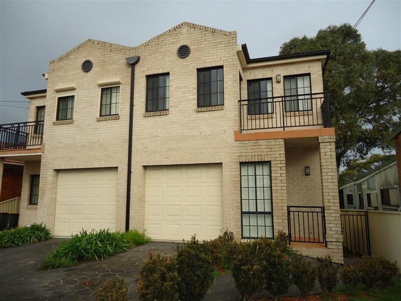 2/120 Hillcrest Avenue, Hurstville Grove NSW 2220