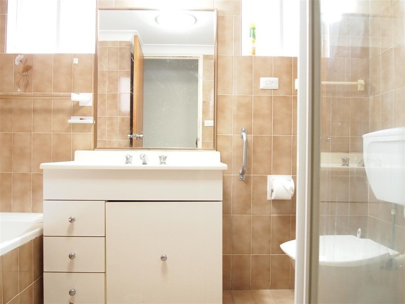 1/44  Solander street, Monterey NSW 2217