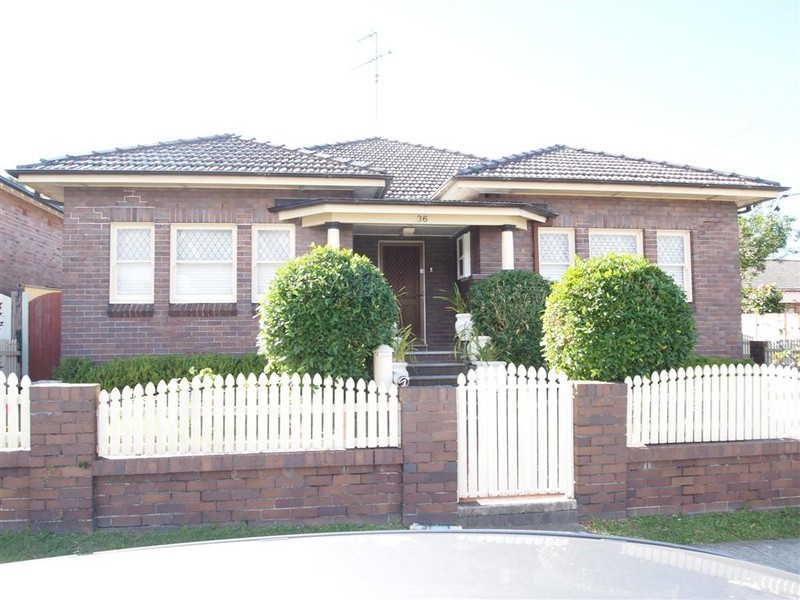 36 Jubilee Avenue, Carlton NSW 2218