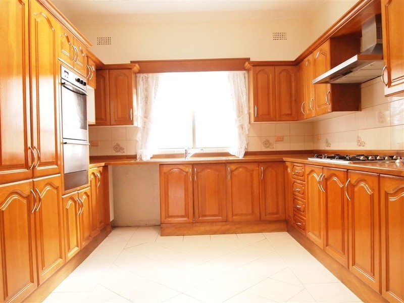 36 Jubilee Avenue, Carlton NSW 2218