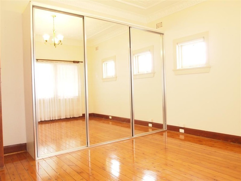 36 Jubilee Avenue, Carlton NSW 2218