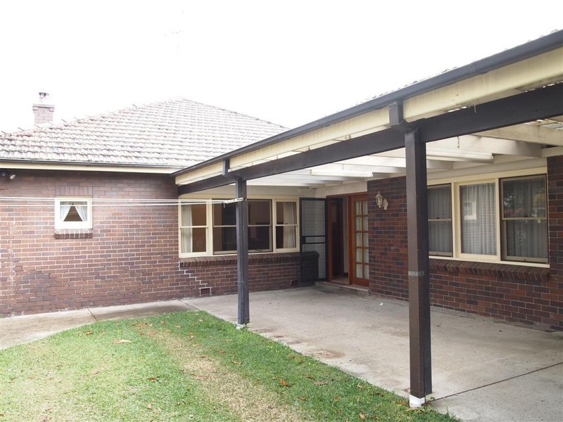 36 Jubilee Avenue, Carlton NSW 2218