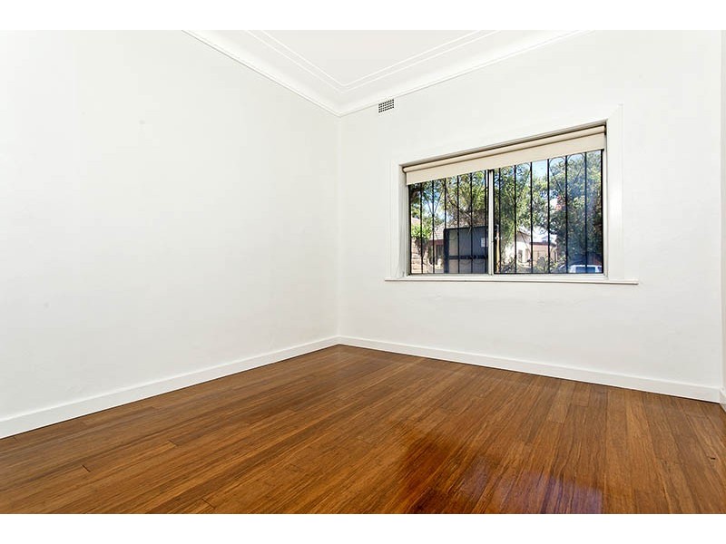 11 Frederick Street, St Peters NSW 2044