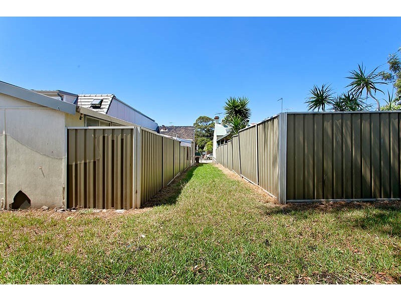 11 Frederick Street, St Peters NSW 2044