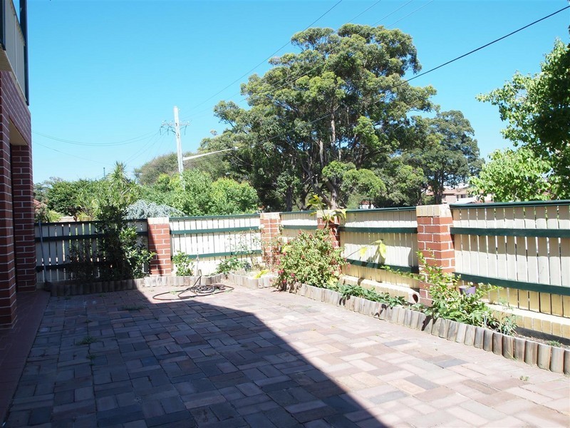 1/15 Romani Avenue, Hurstville NSW 2220