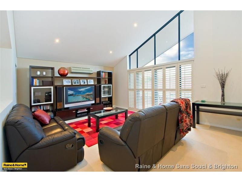 42 McMillan Avenue, Sandringham NSW 2219