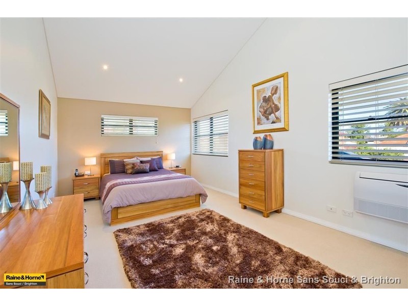 42 McMillan Avenue, Sandringham NSW 2219