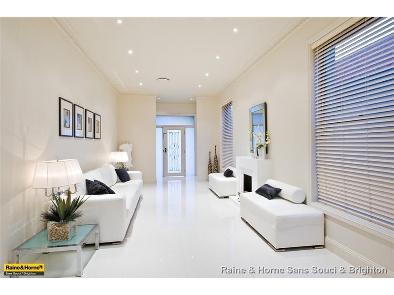 90 Crawford Rd, Brighton-le-sands NSW 2216