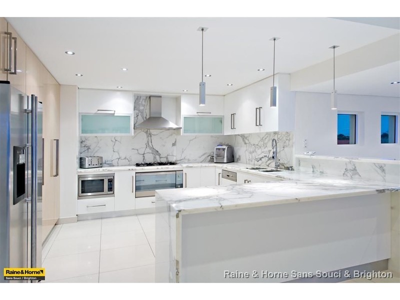 16 Carlton Crescent, Kogarah Bay NSW 2217