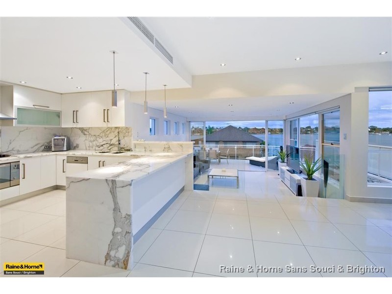 16 Carlton Crescent, Kogarah Bay NSW 2217