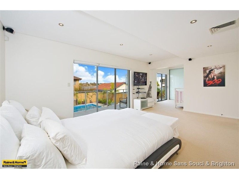 16 Carlton Crescent, Kogarah Bay NSW 2217