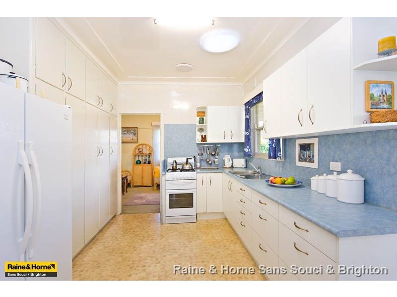 2 Johnston Avenue, Kogarah Bay NSW 2217