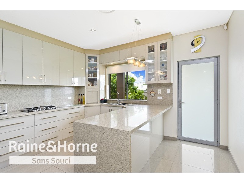 42 Wattle Street, Peakhurst NSW 2210