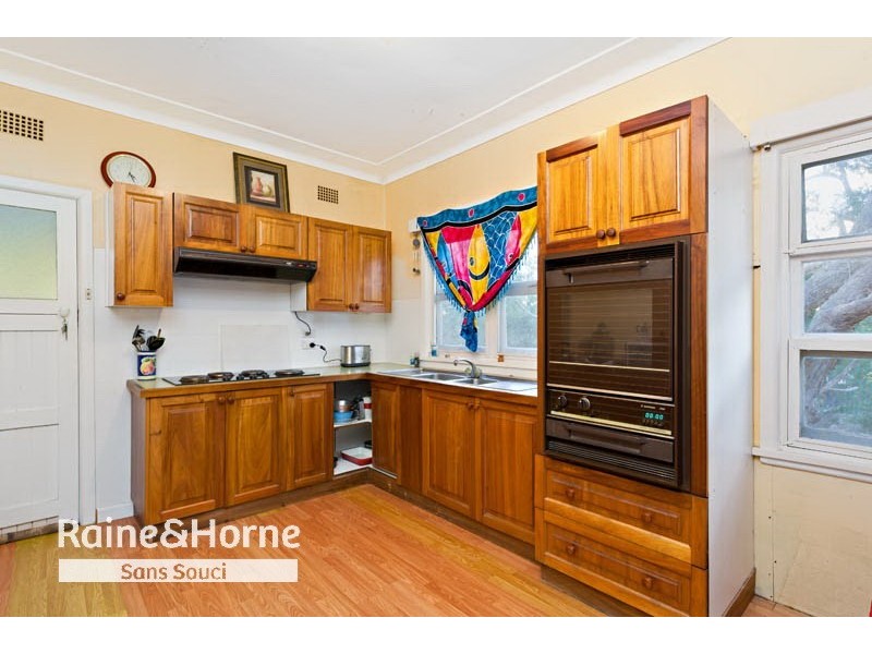 5b Young Street, Sylvania NSW 2224
