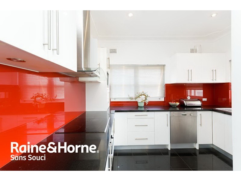 5 Benwerrin Avenue, Carss Park NSW 2221