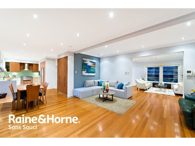 32 Benwerrin Avenue, Carss Park NSW 2221