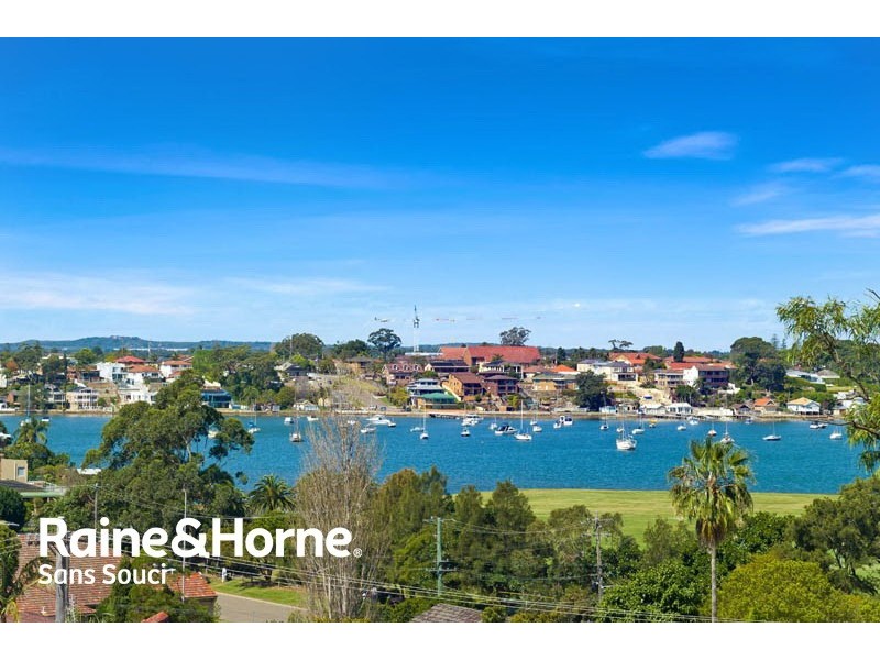32 Benwerrin Avenue, Carss Park NSW 2221